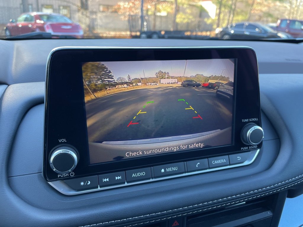 Used 2023 Nissan Rogue SV image 11