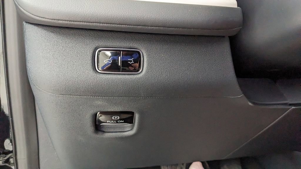 Used 2025 Lincoln Navigator Reserve w/ Jet Appearance Package image 23