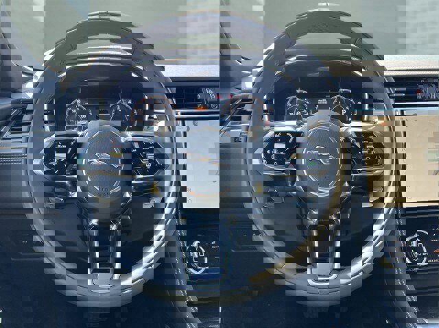 Used 2025 Jaguar F-PACE R-Dynamic S image 34