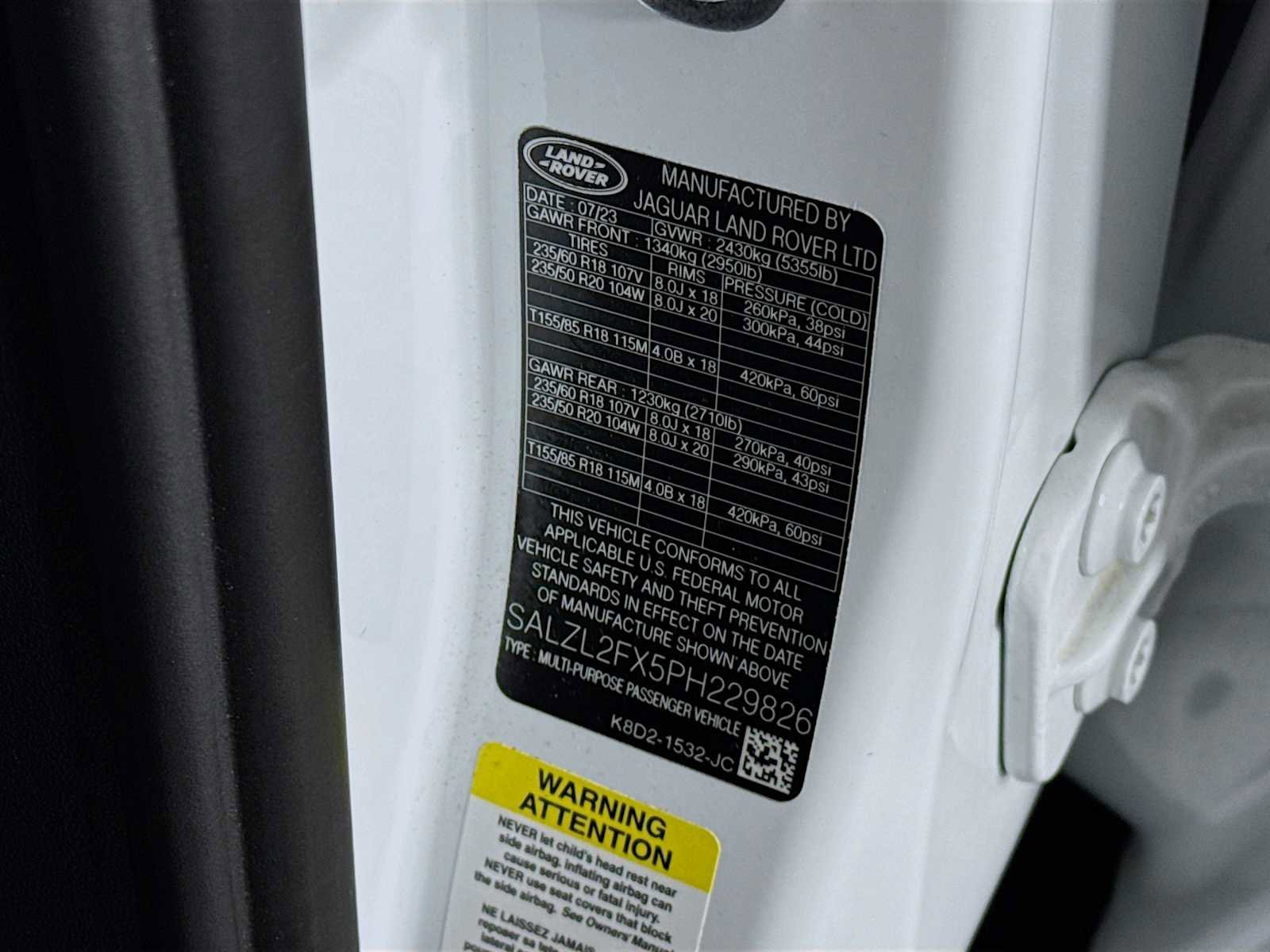 Used 2023 Land Rover Range Rover Evoque R-Dynamic SE image 31