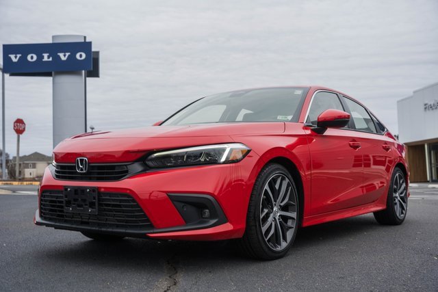 Used 2022 Honda Civic Touring image 3