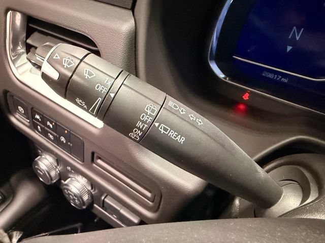 Used 2024 GMC Yukon SLT w/ SLT Luxury Package AWD/4WD image 35