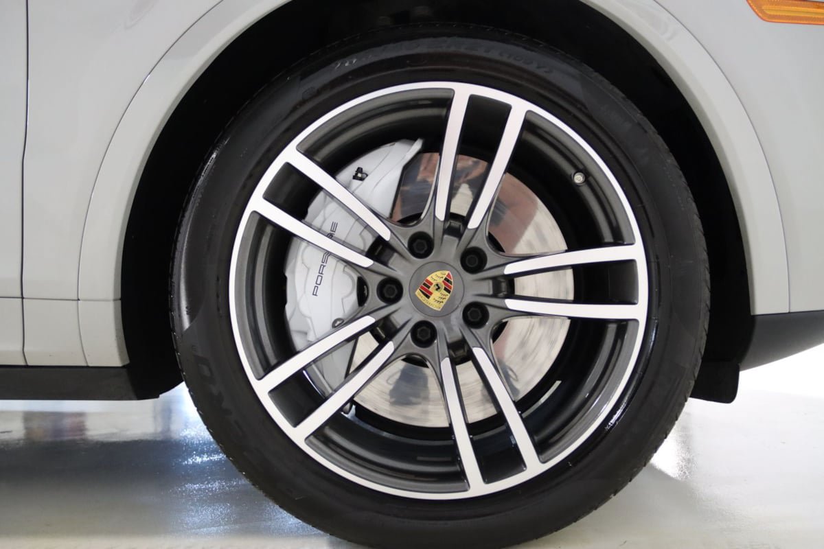 Used 2020 Porsche Cayenne Turbo AWD/4WD image 91