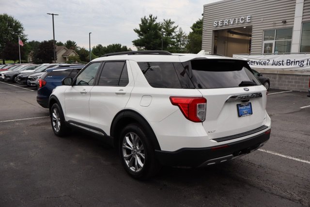 Used 2023 Ford Explorer XLT w/ Equipment Group 202A AWD/4WD image 7