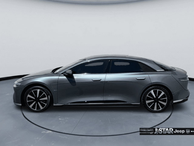 Used 2025 Lucid Air Pure RWD image 8