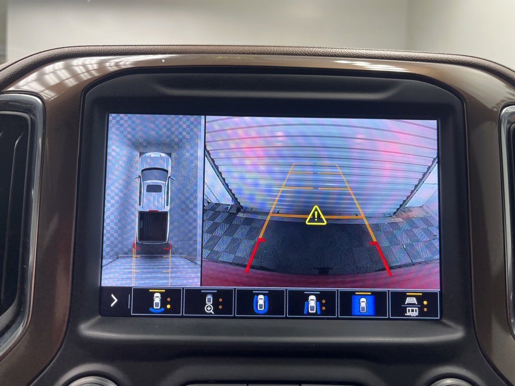 Used 2022 Chevrolet Silverado 1500 High Country w/ Technology Package image 13