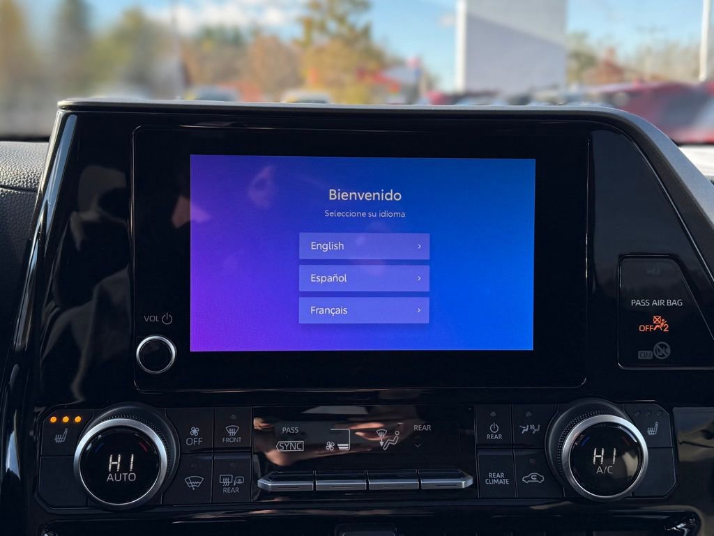 Certified 2024 Toyota Highlander XLE image 19