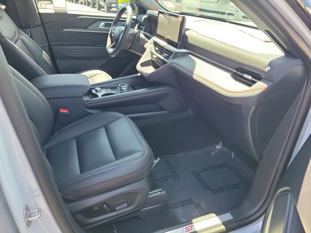 Used 2026 Ford Explorer ST-Line w/ ST-Line Street Pack RWD image 14