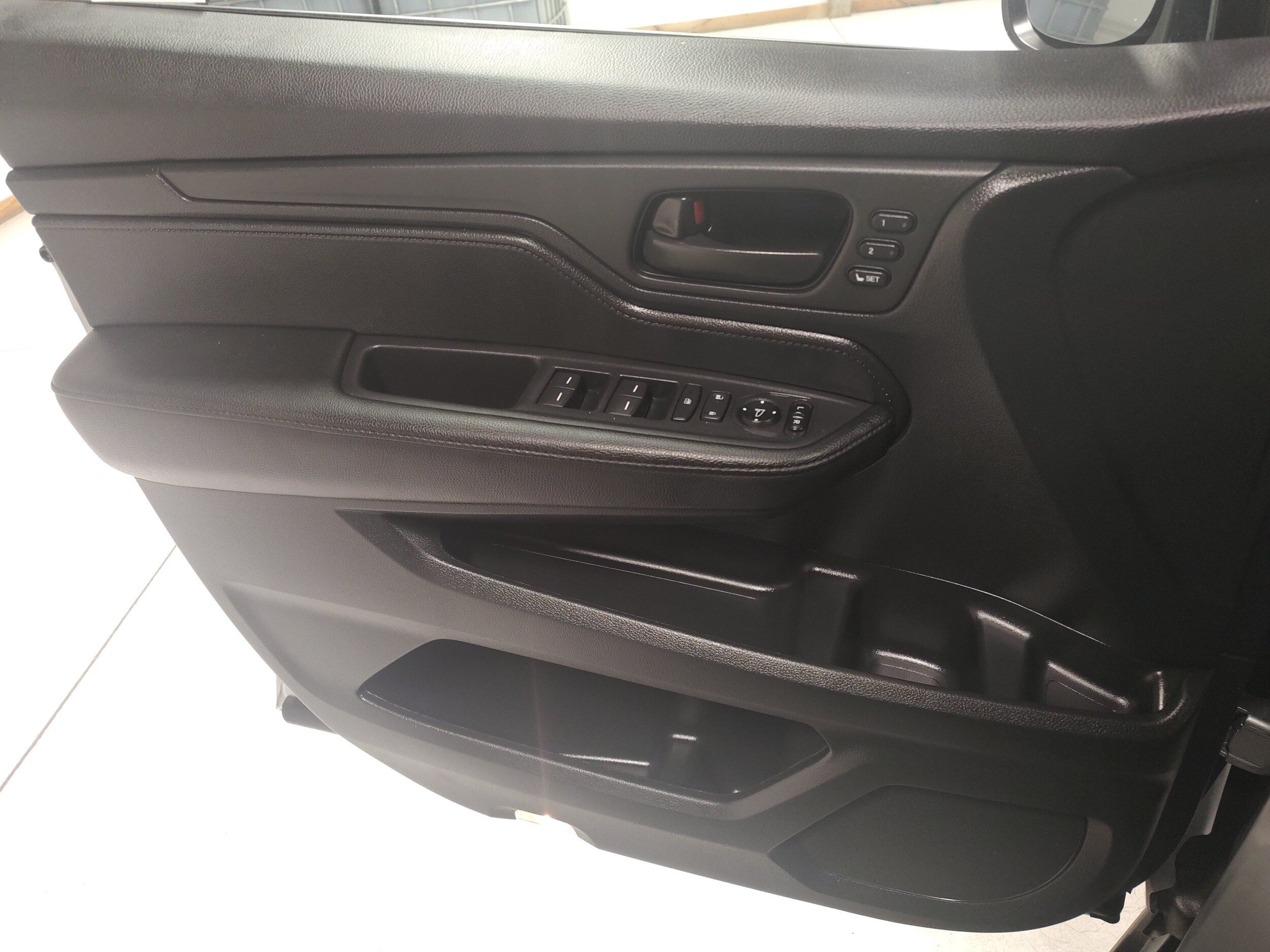 Used 2025 Honda Odyssey EX-L image 8