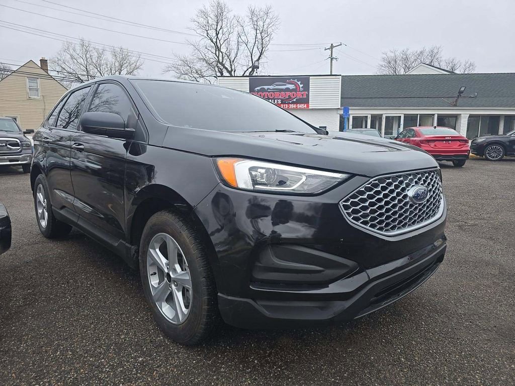 Used 2024 Ford Edge SE AWD/4WD image 2