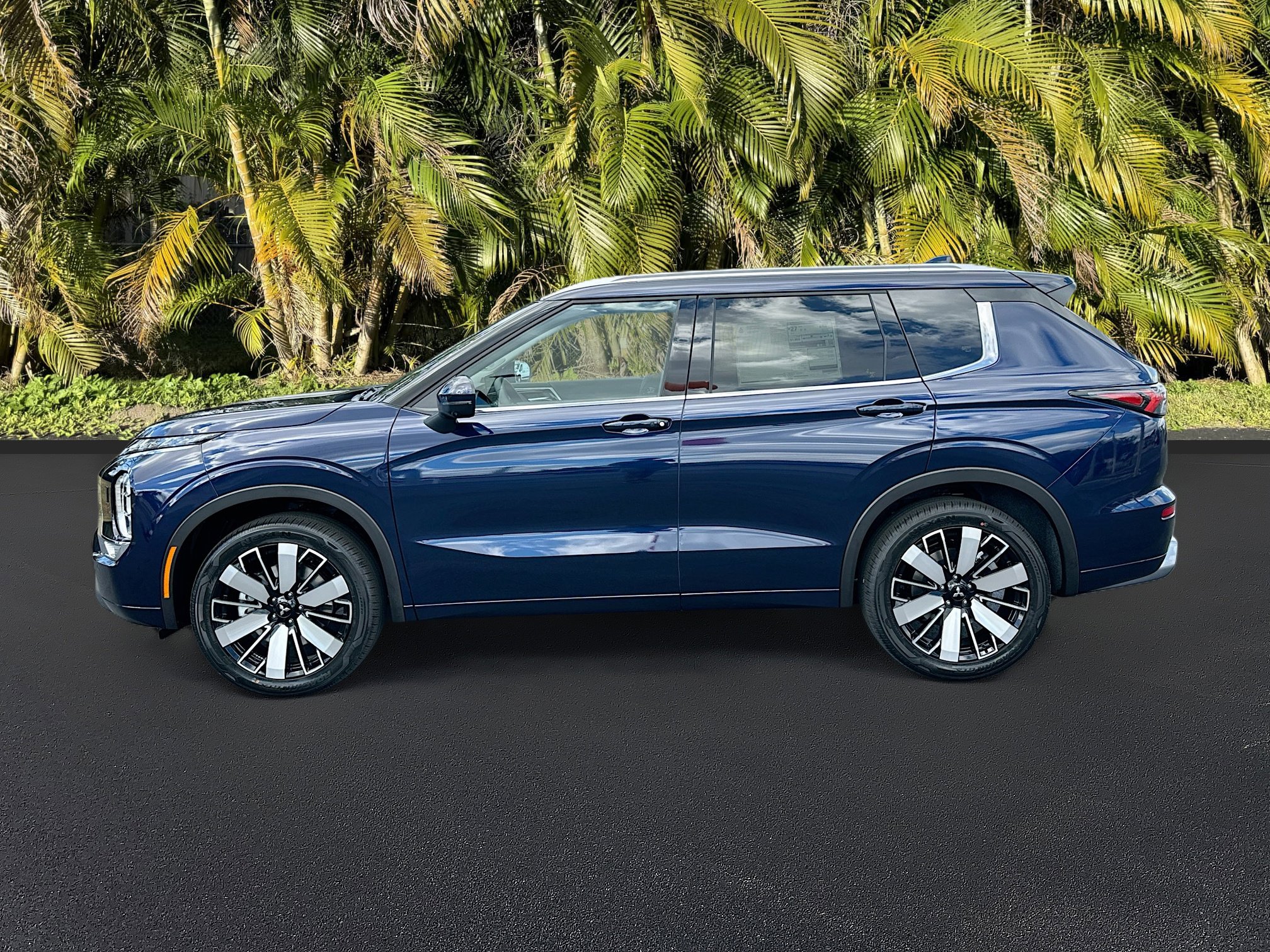 New 2026 Mitsubishi Outlander SEL image 2