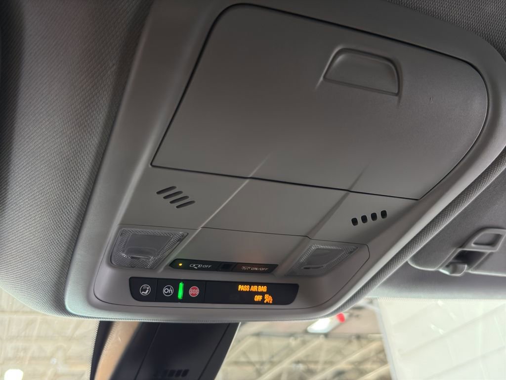 Used 2025 Chevrolet Blazer LT image 35