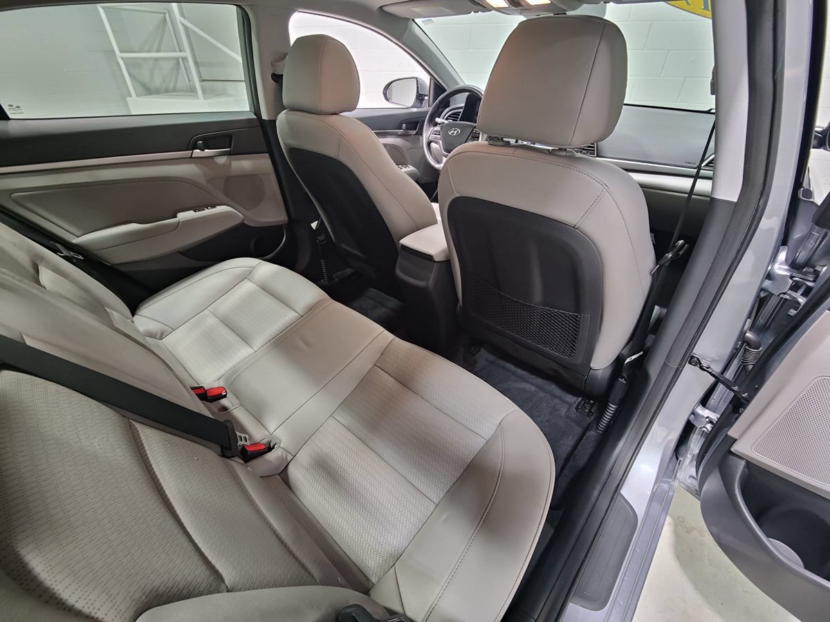 Used 2017 Hyundai Elantra Limited w/ Limited Tech Package 04 FWD image 17