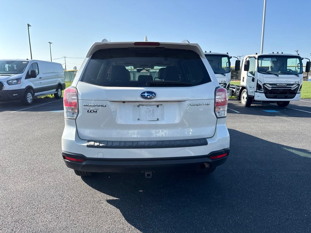 Used 2018 Subaru Forester 2.5i Premium AWD/4WD image 3