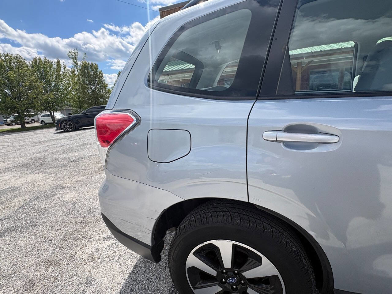 Used 2017 Subaru Forester 2.5i w/ Alloy Wheel Package AWD/4WD image 2