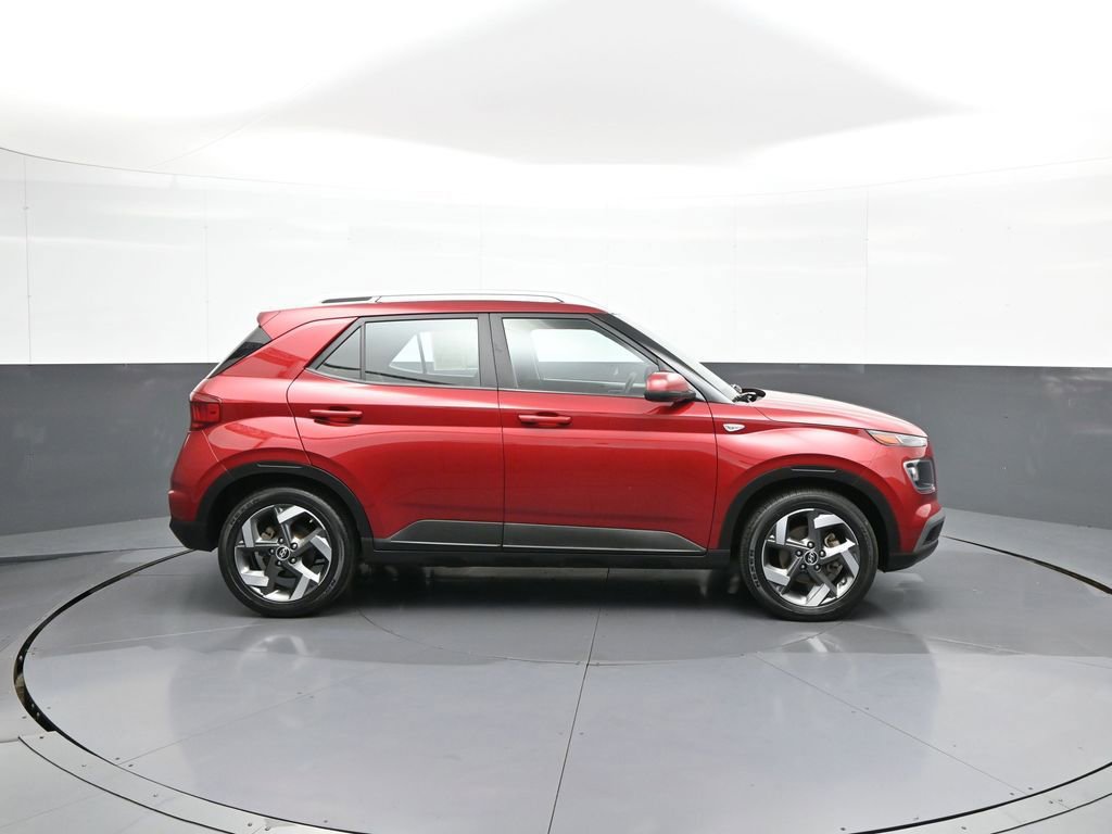 Certified 2024 Hyundai Venue SEL FWD image 5