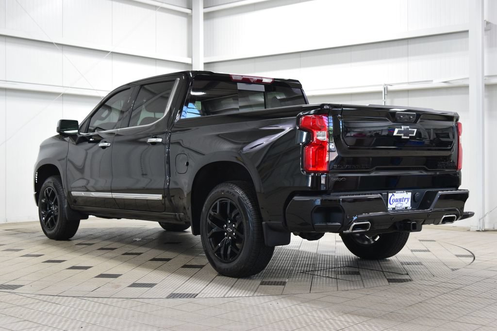 Used 2024 Chevrolet Silverado 1500 High Country w/ Technology Package AWD/4WD image 6