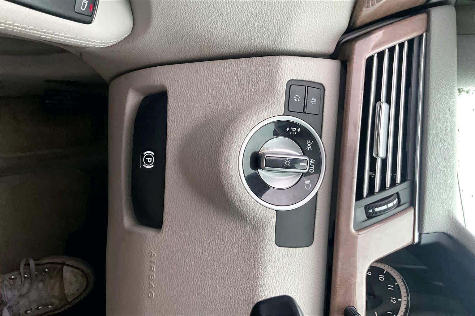 Used 2011 Mercedes-Benz E 350 Sedan image 33