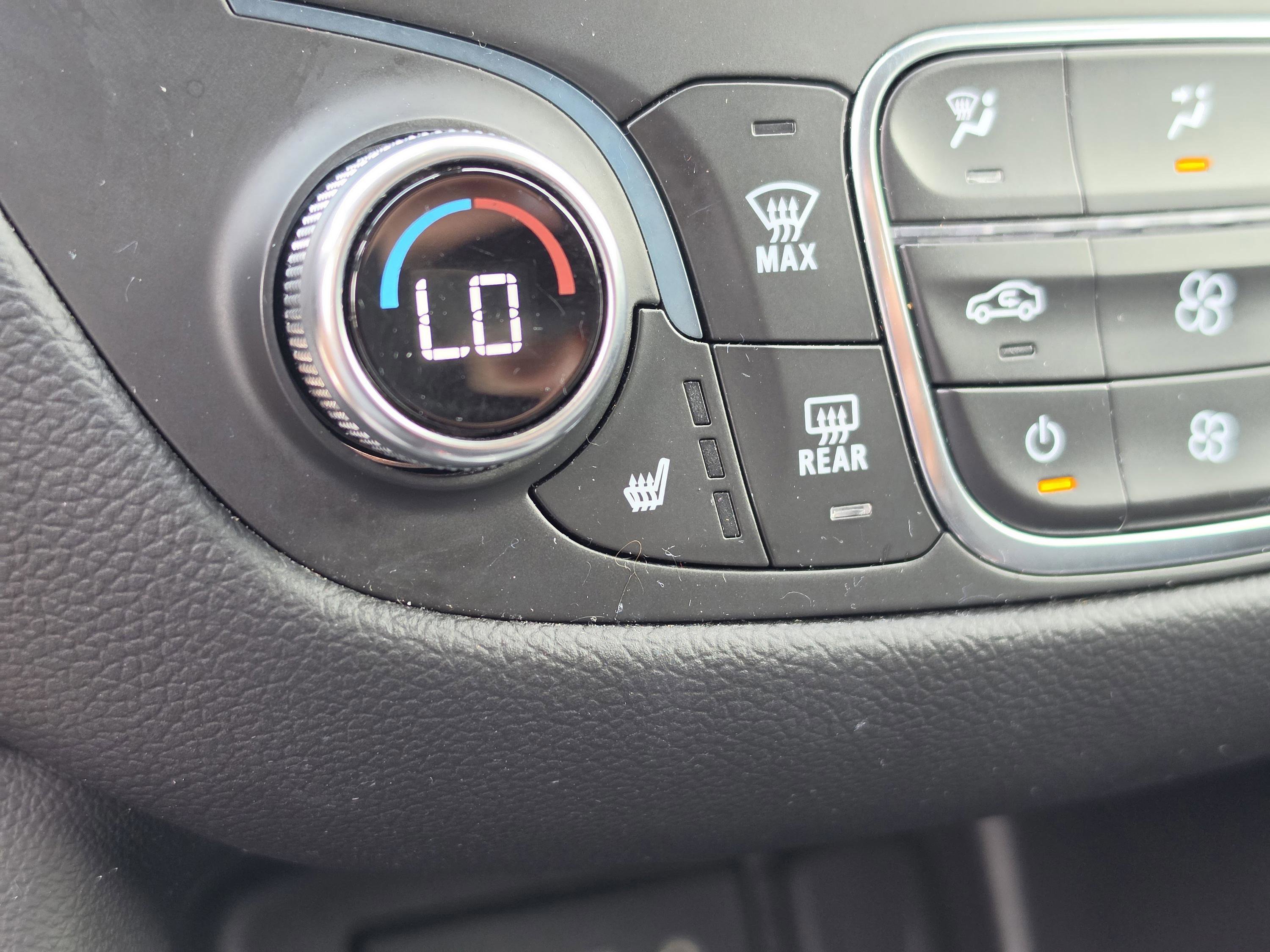 Used 2024 Chevrolet Equinox LT FWD image 27