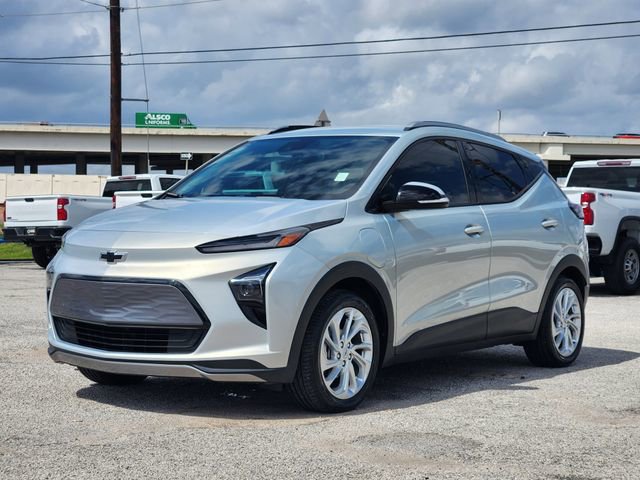 Used 2023 Chevrolet Bolt EUV LT w/ Driver Confidence Package image 3