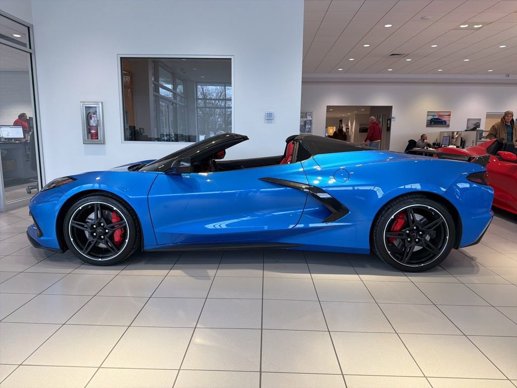 Used 2024 Chevrolet Corvette Stingray Premium Conv w/ Z51 Performance Package image 4