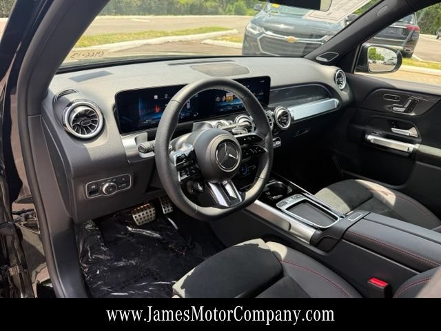 Used 2025 Mercedes-Benz GLB 35 AMG 4MATIC image 13
