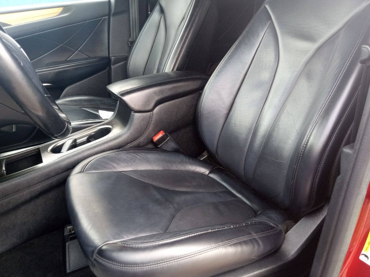 Used 2016 Lincoln MKC Select w/ Select Plus Package FWD image 10