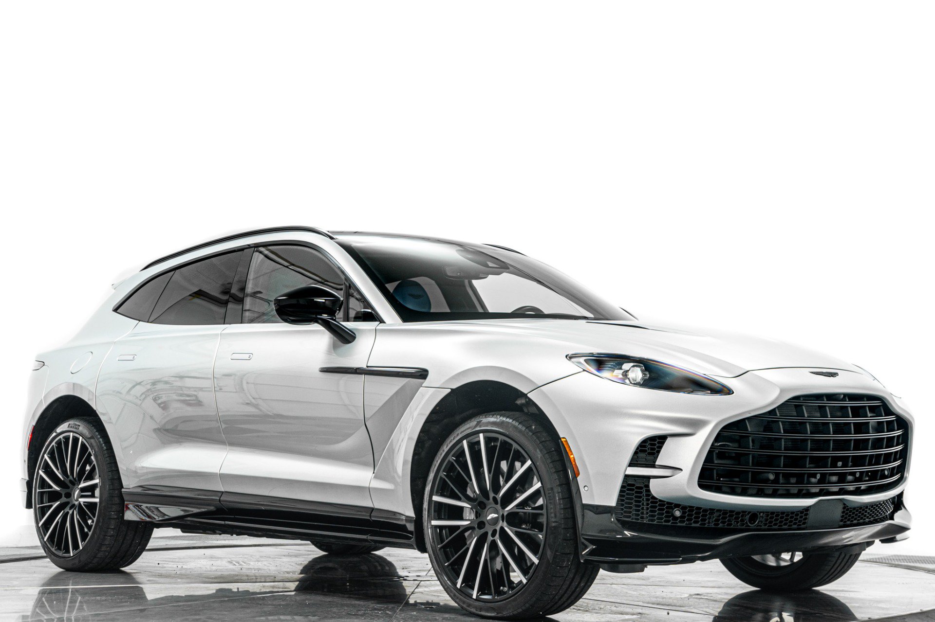 Used 2023 Aston Martin DBX 707 AWD/4WD image 34