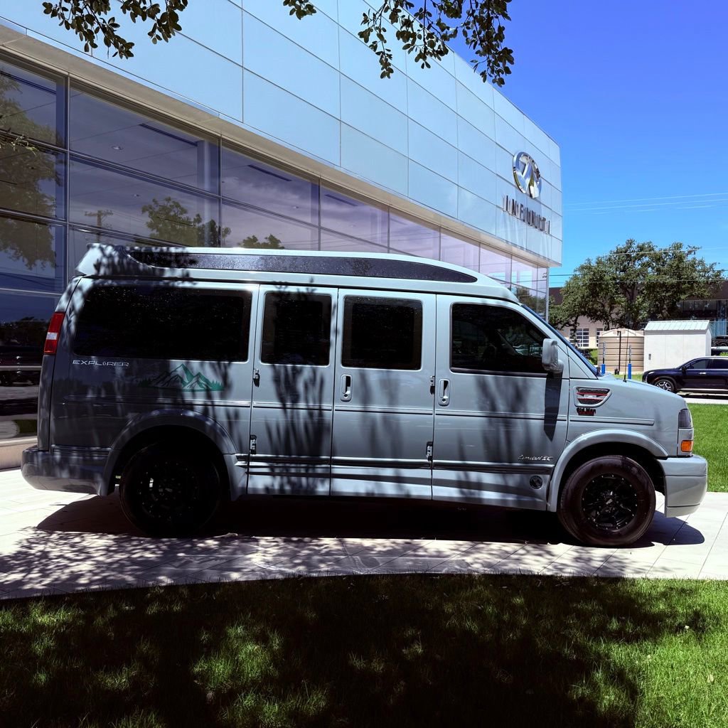 Used 2025 GMC Savana 2500 w/ Driver Convenience Package RWD image 2