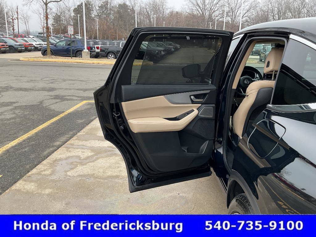 Used 2025 Acura MDX w/Technology Package image 17