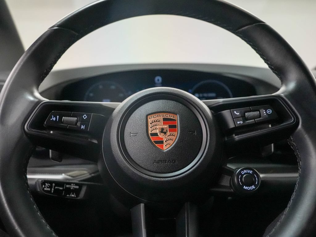 Certified 2024 Porsche Cayenne Coupe AWD/4WD image 23
