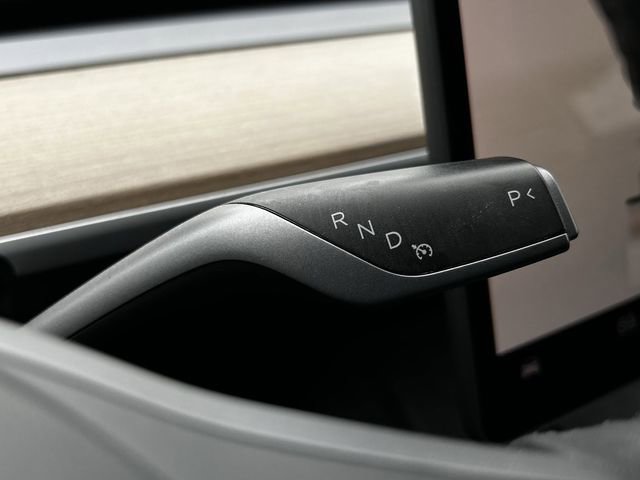 Used 2024 Tesla Model Y Long Range AWD/4WD image 22