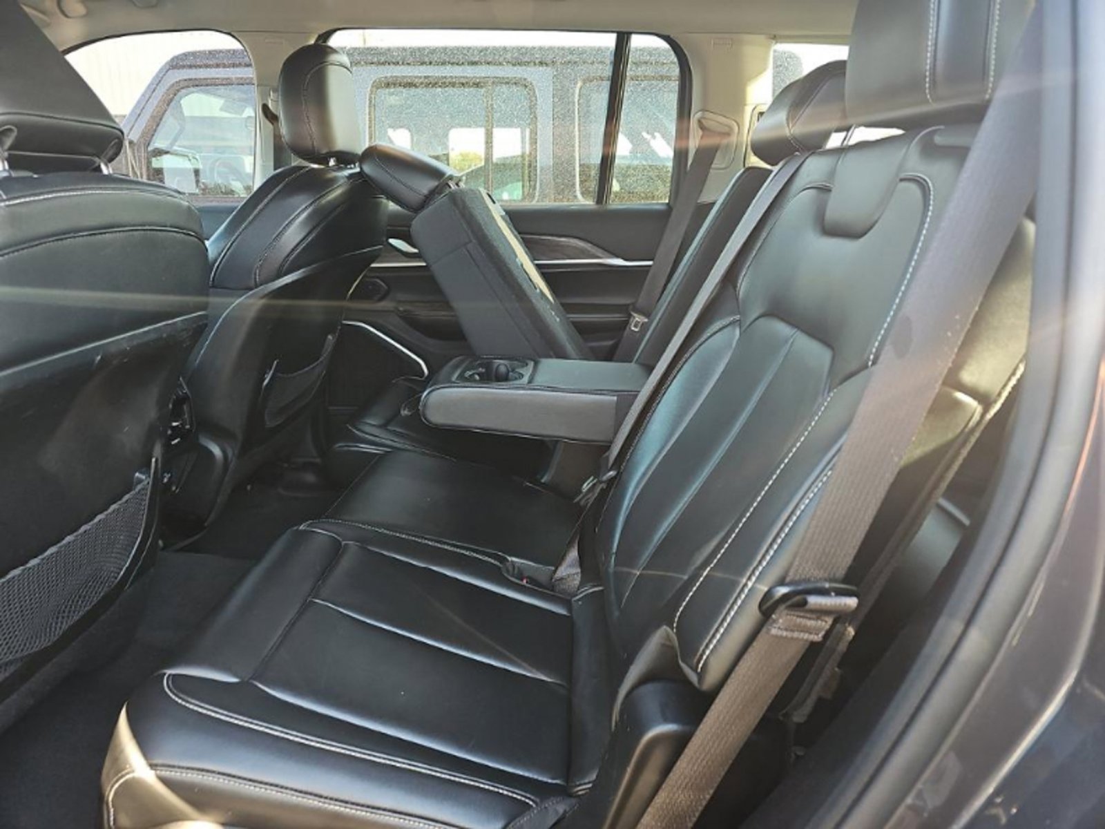Used 2021 Jeep Grand Cherokee L Limited AWD/4WD image 19
