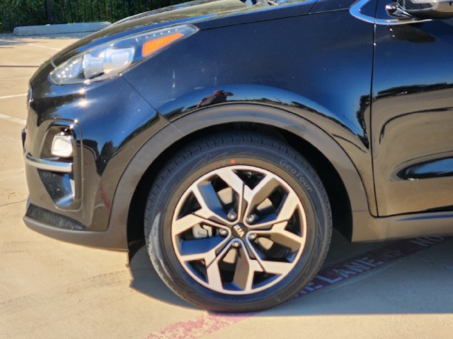 Certified 2022 Kia Sportage EX FWD image 8