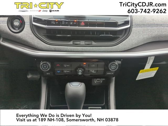 New 2026 Jeep Compass Latitude image 17