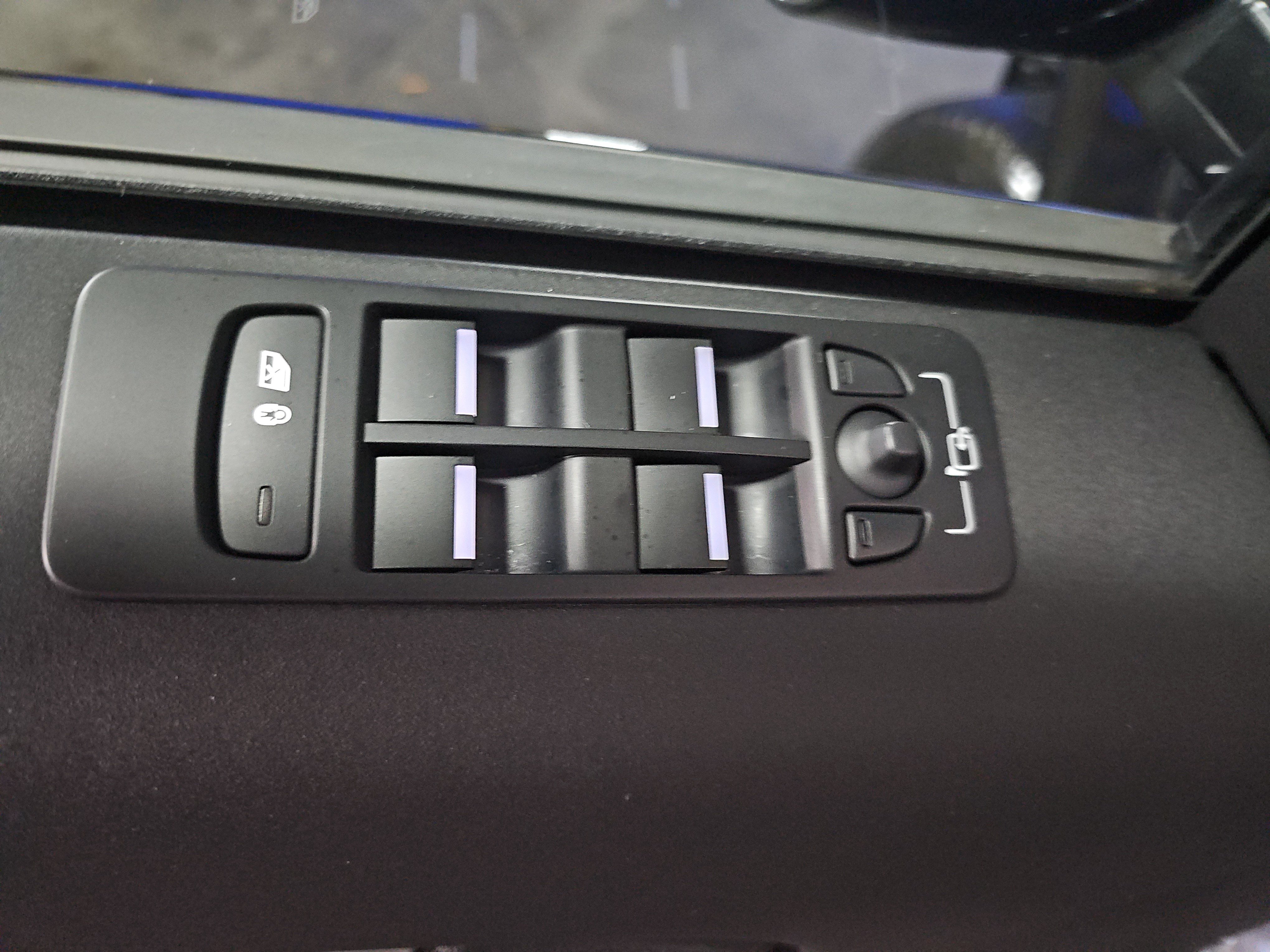 Used 2024 Land Rover Discovery Sport S AWD/4WD image 28