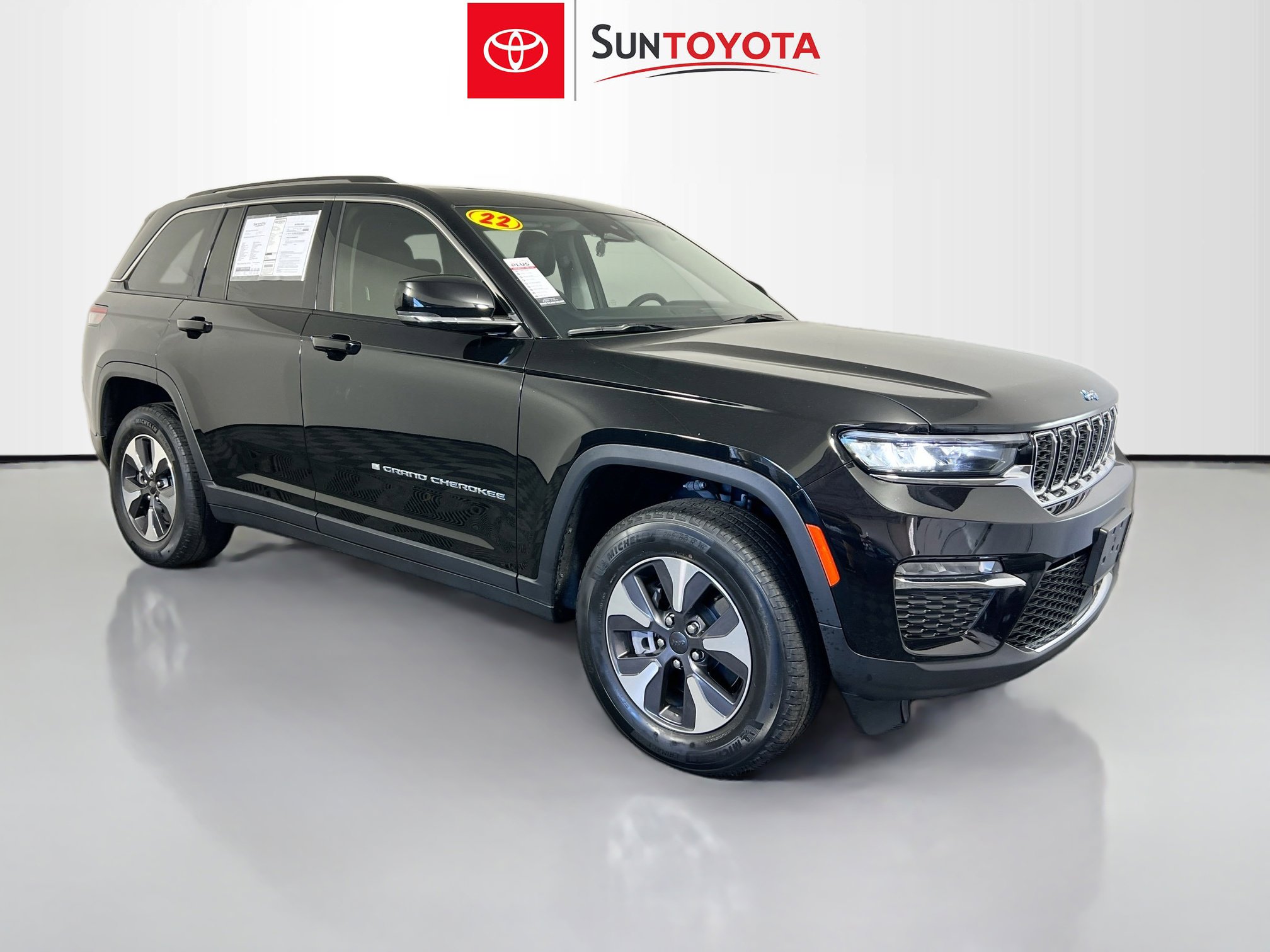 Used 2022 Jeep Grand Cherokee Limited 4xe image 1