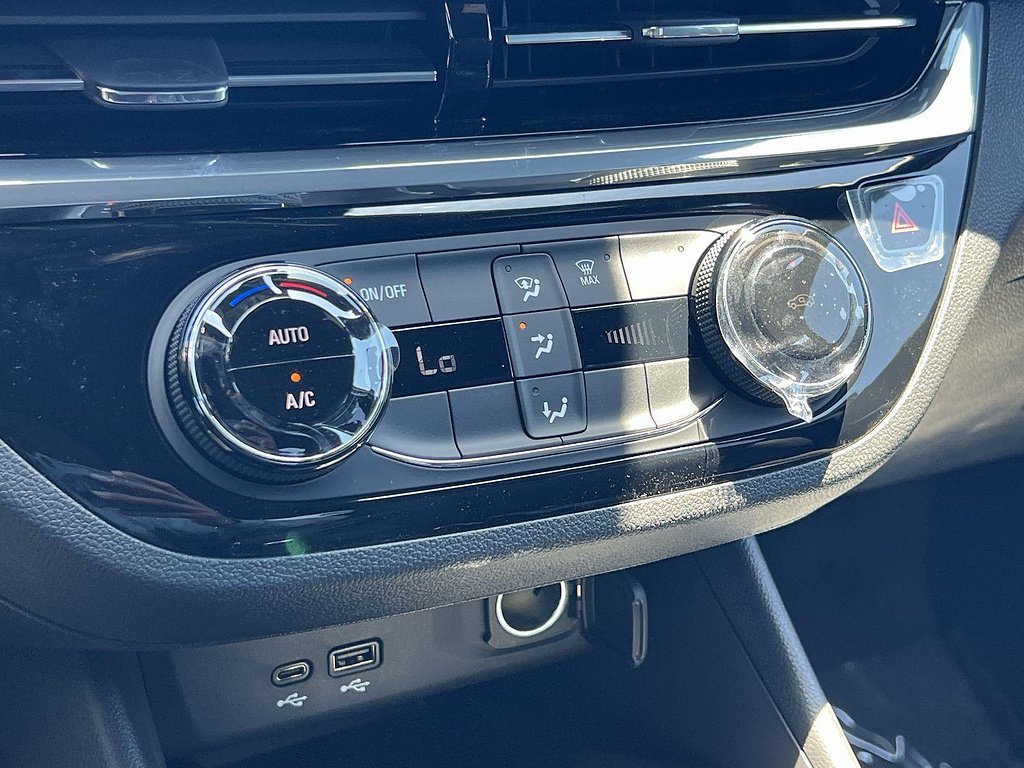 New 2026 Buick Envista Sport Touring w/ Convenience II Package FWD image 18
