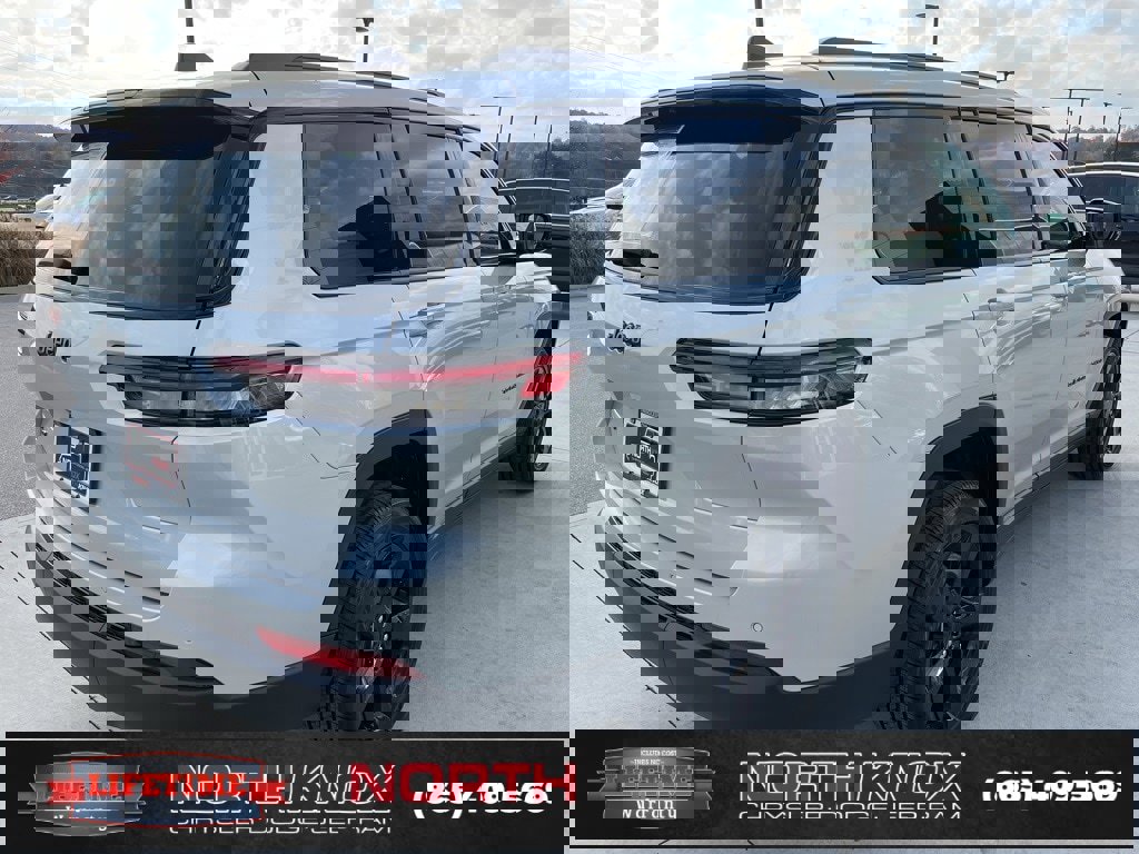 New 2025 Jeep Grand Cherokee L Altitude image 22