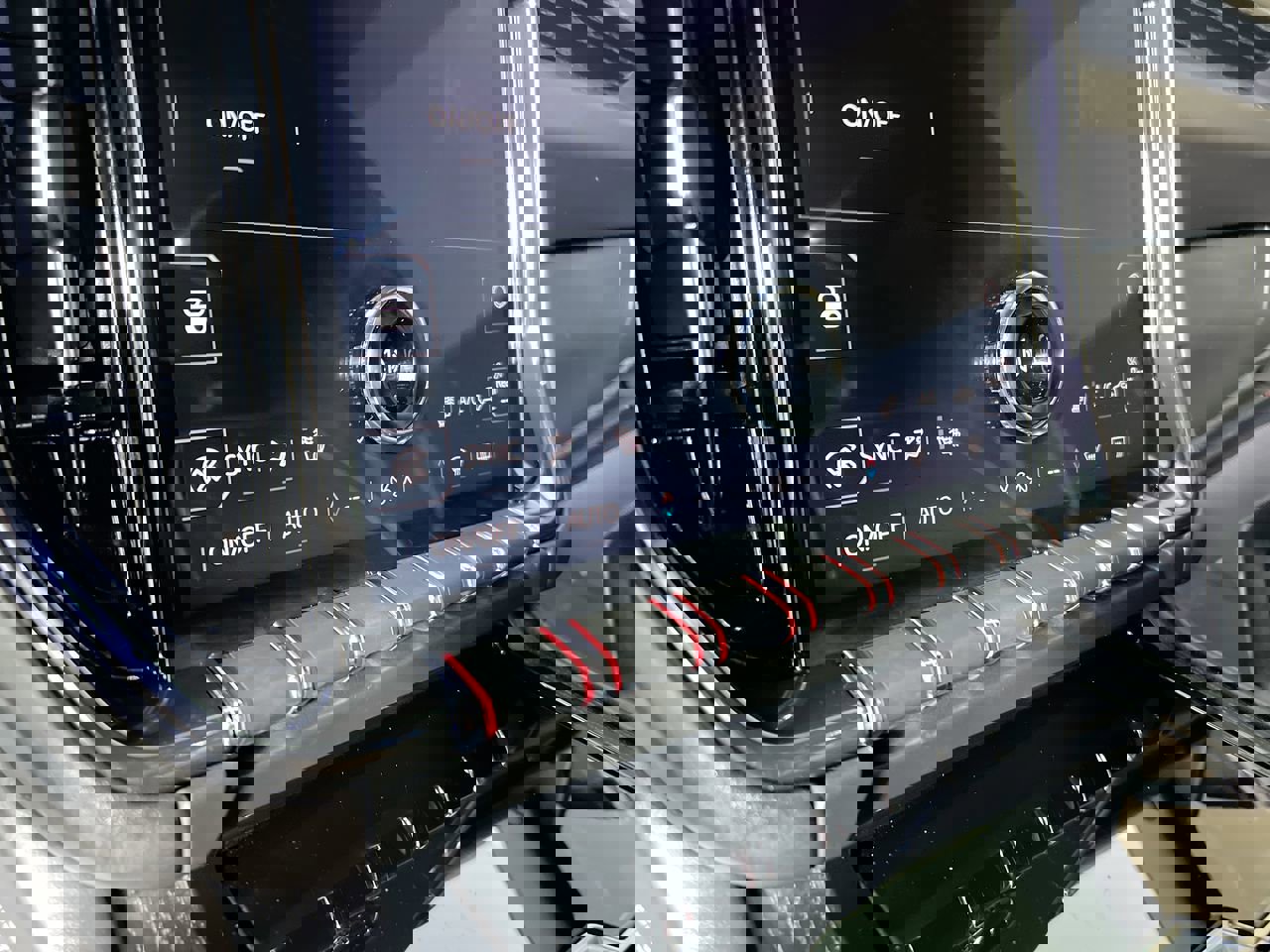 Used 2025 GMC Yukon AT4 Ultimate image 23