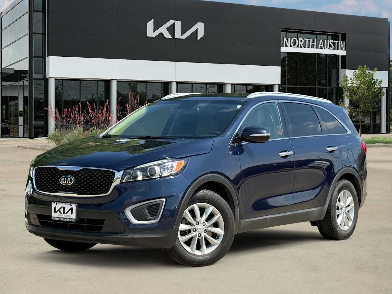 Used 2017 Kia Sorento LX w/ LX Convenience Package image 1