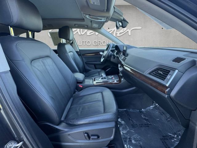 Used 2020 Audi Q5 2.0T Premium w/ Convenience Package AWD/4WD image 24