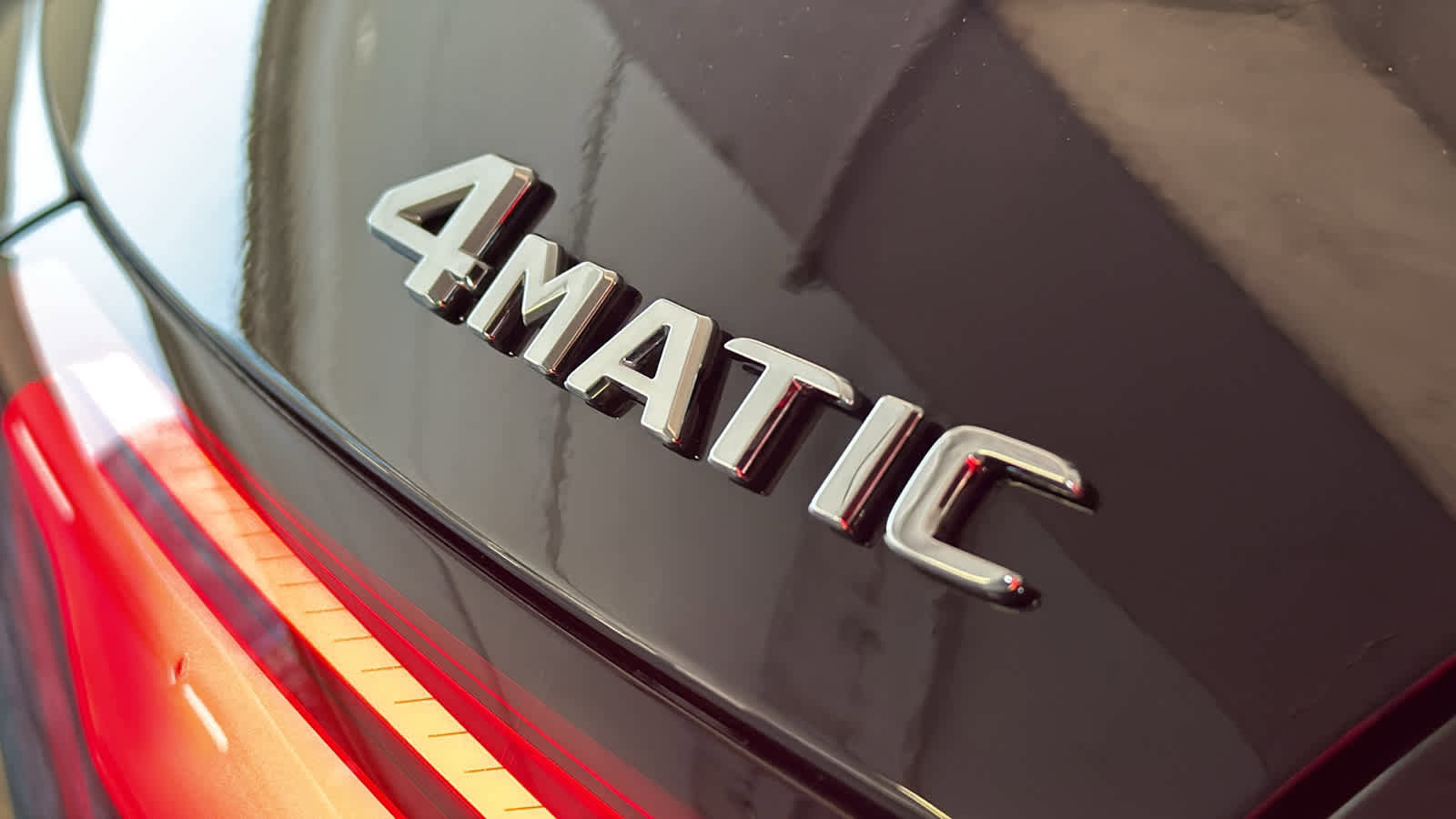 Used 2025 Mercedes-Benz GLC 300 4MATIC image 14