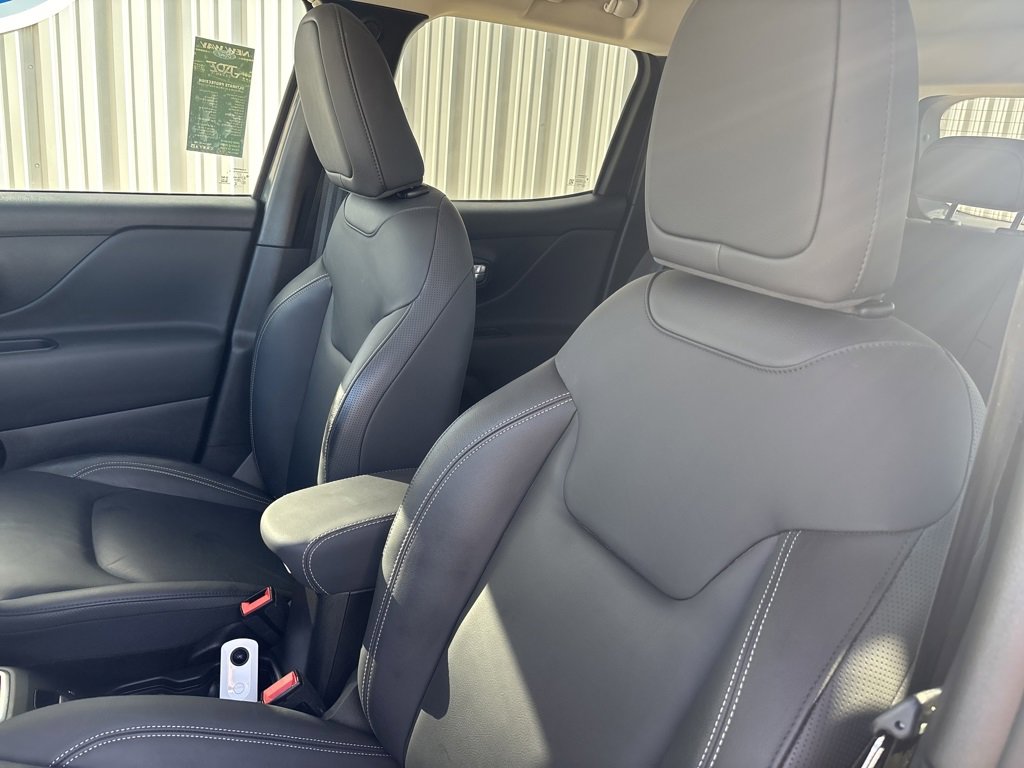 Used 2023 Jeep Renegade Limited image 23