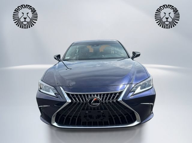 Used 2025 Lexus ES 300h w/ Premium Package FWD image 2