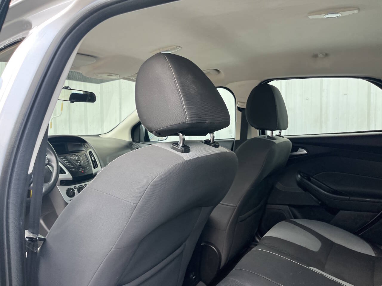 Used 2014 Ford Focus SE w/ SE Sport Package FWD image 12