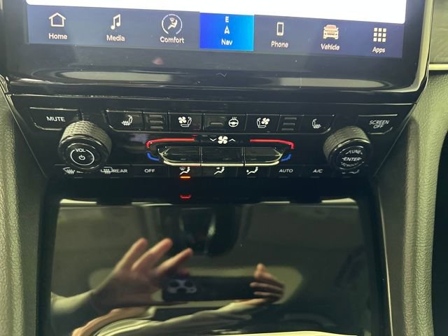 Used 2023 Jeep Grand Cherokee 4WD 4xe w/ Luxury Tech Group II image 24