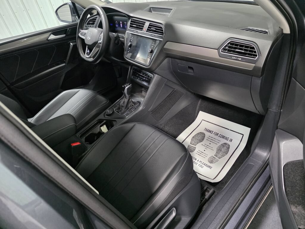 Used 2024 Volkswagen Tiguan SE AWD/4WD image 7