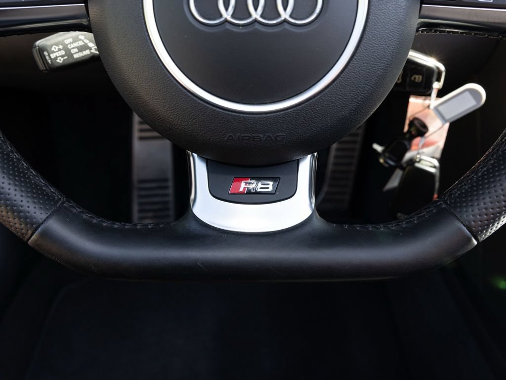 Used 2014 Audi R8 V8 w/ Convenience Package AWD/4WD image 27