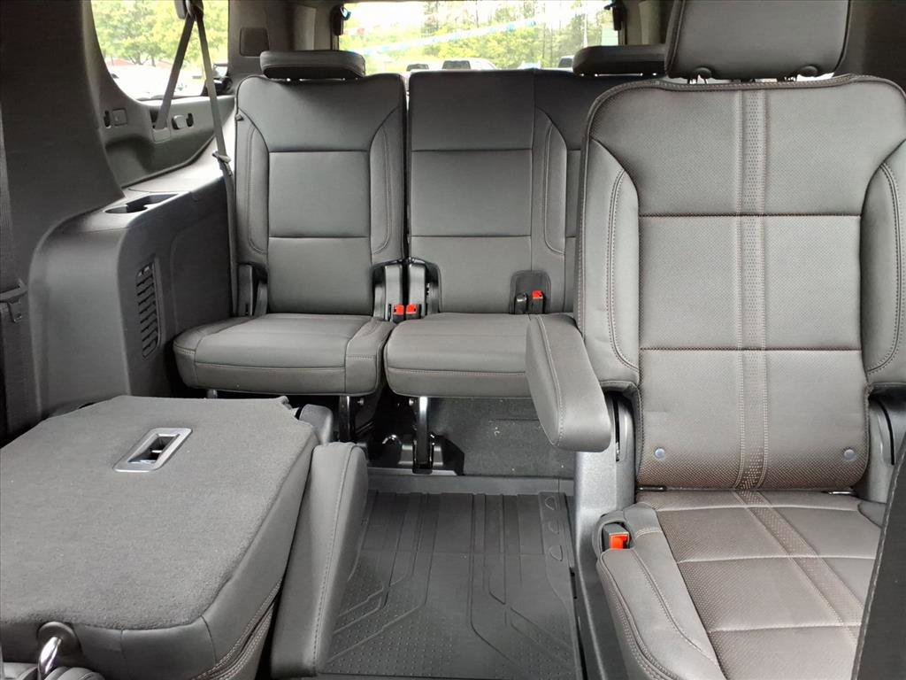 New 2026 Chevrolet Suburban High Country image 7